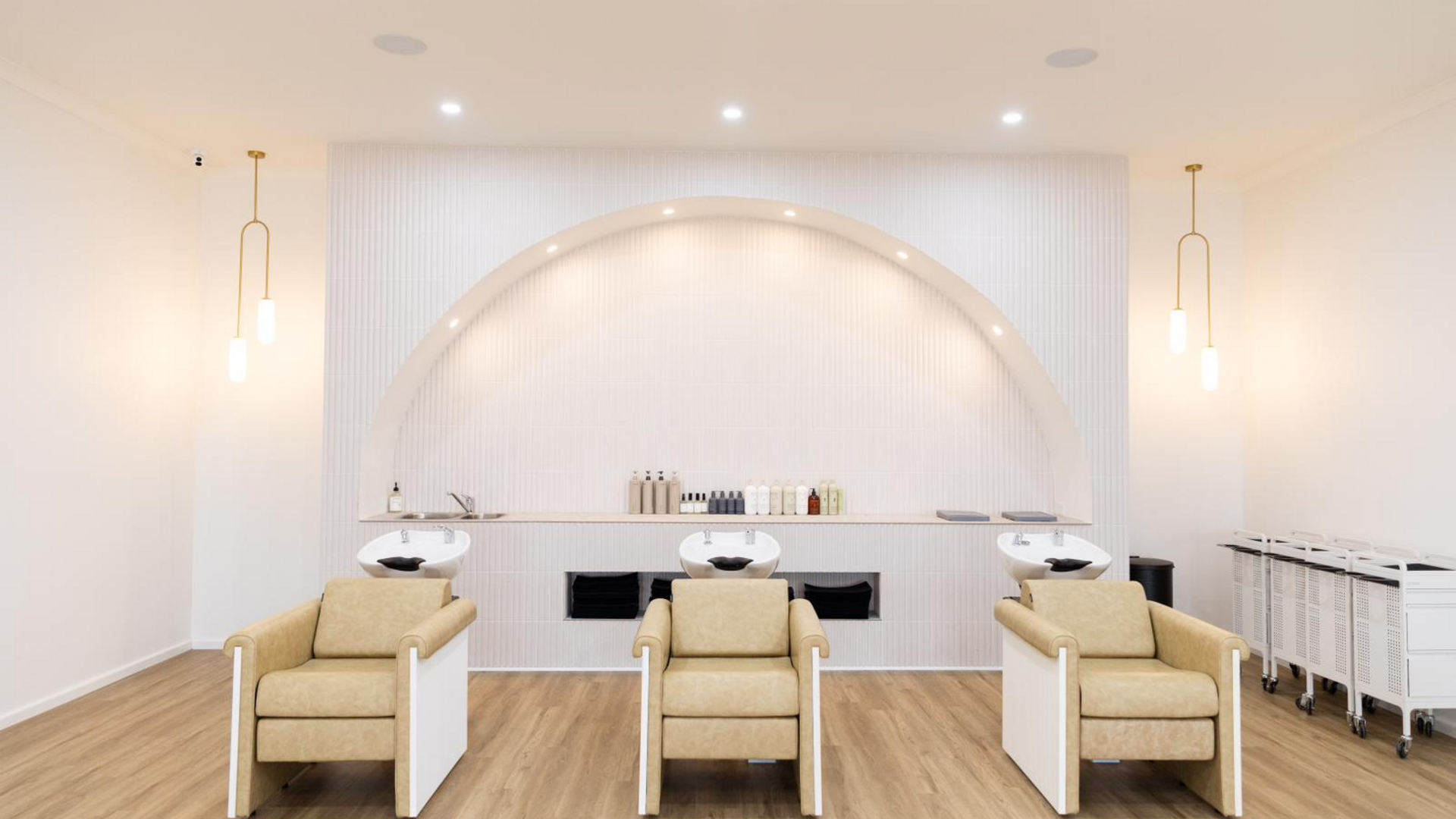 Merclino Salons & Beauty management software showing scheduling and business tools
